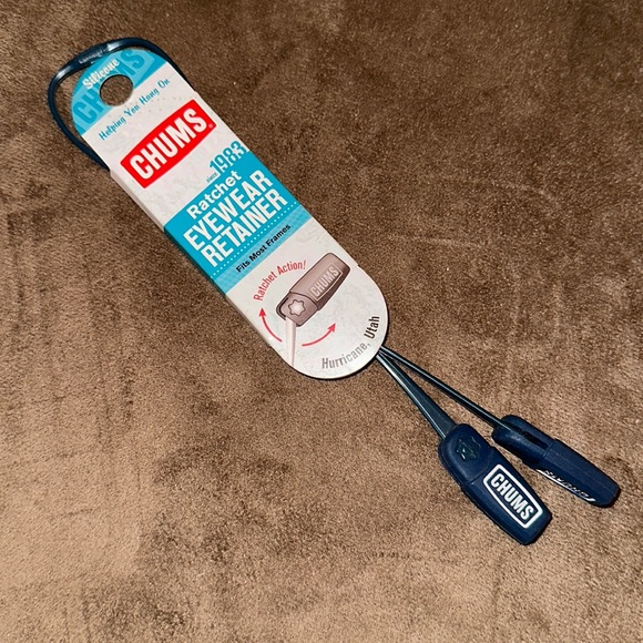 Camelback 21oz Podium Chill Insulated Bottle & Chums Ratchet Eyewear Retainer - Picture 3 of 10